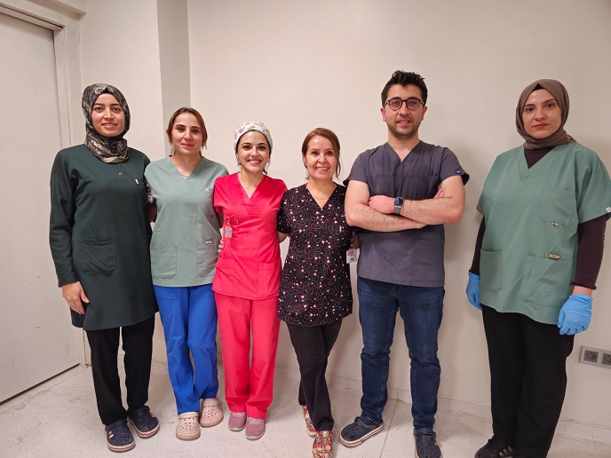 Gaziantep İl Sağlık Müdürlüğü - Dr. Ersin Arslan’da Mikrodalga Ablasyon Yöntemiyle Ameliyatsız Tiroid Tedavisi Başladı